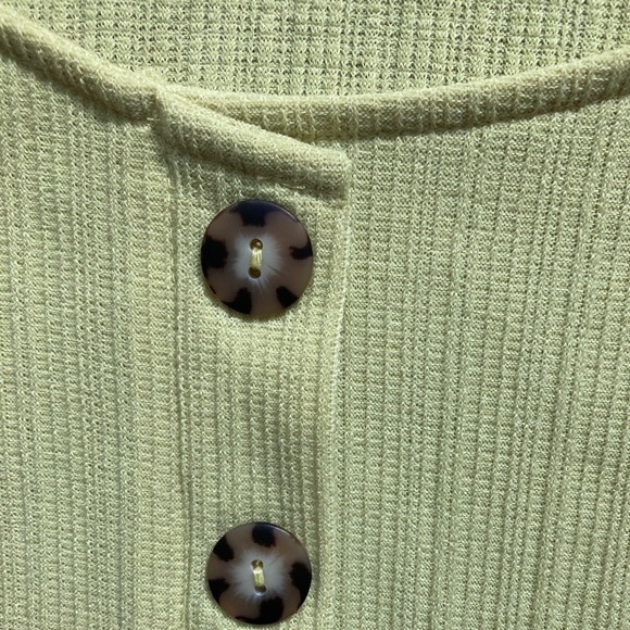 NWOT! Little Mountain Vancouver cropped puff sleeve top - Picture 4 of 6